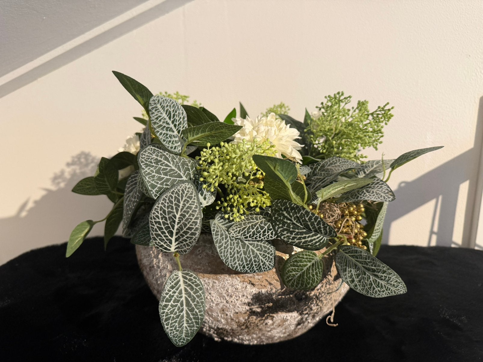 Mooie beige / goudkleurige pot incl. Kunstplant Intratuin, Ophalen, Zo goed als nieuw, Kunstplant, Binnen