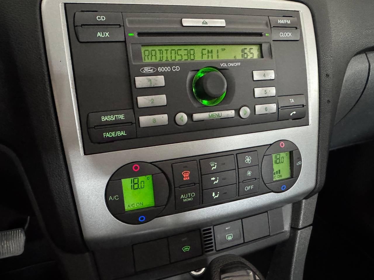 Foto 16 van Ford Focus 1.6-16V Futura