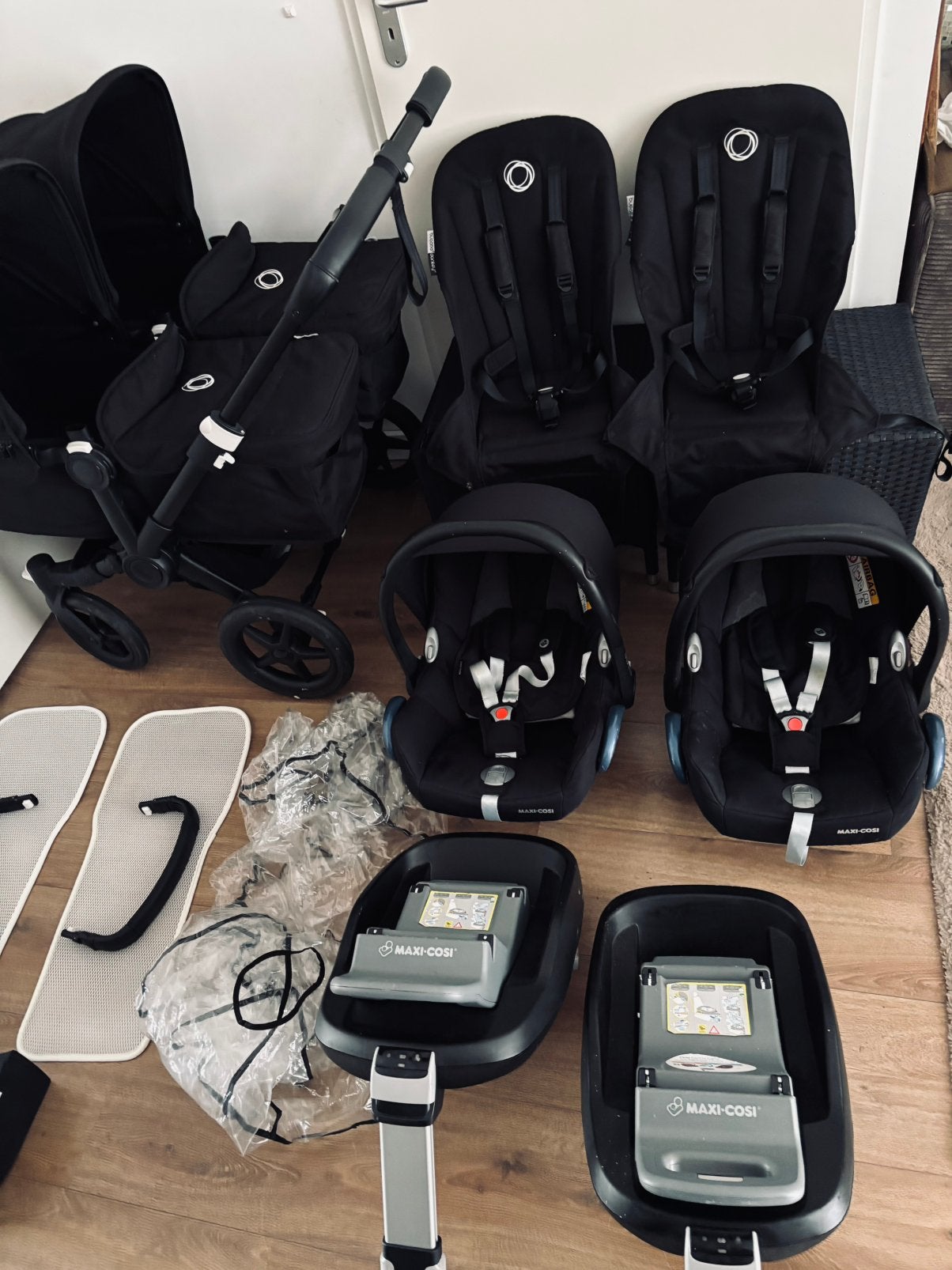 Bugaboo Donkey 3 Twin compleet met maxicosi’s en isofix, Ophalen, Zo goed als nieuw, Kinderwagen of Buggy