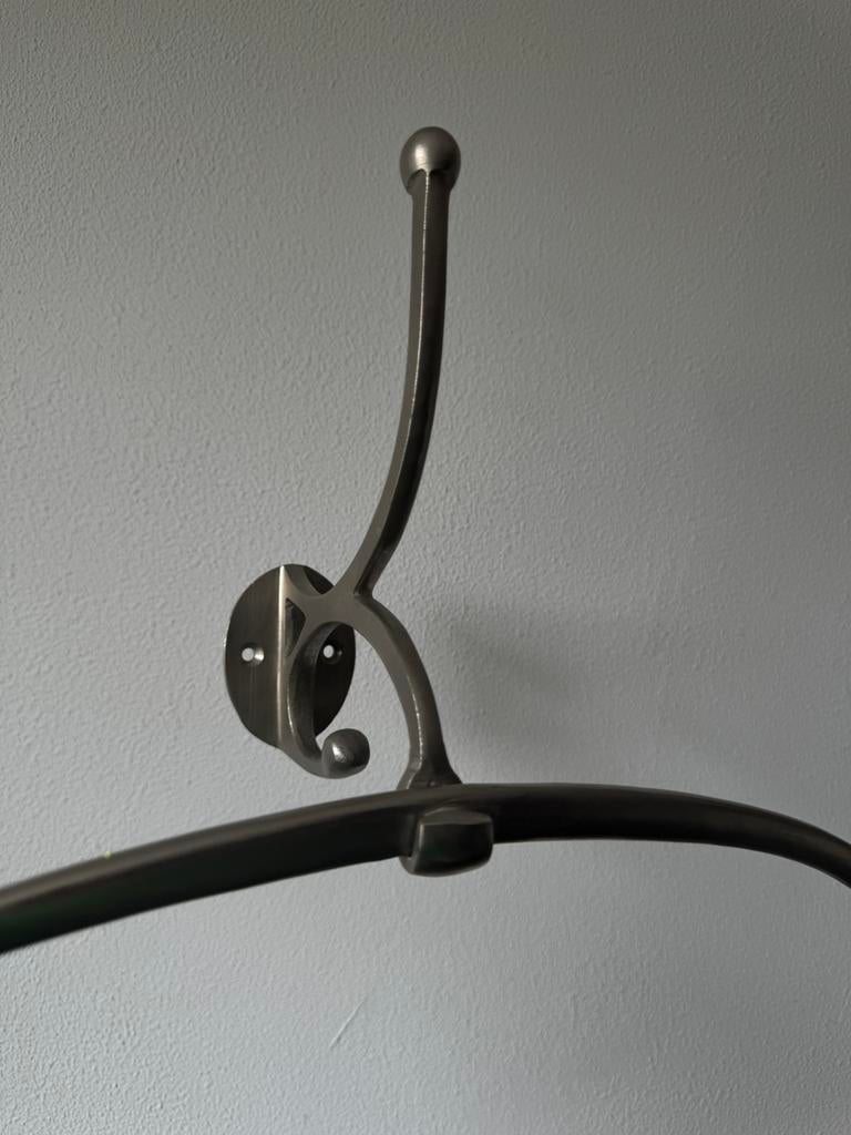 Metalen kapstok kleding hanger vvast schoeven op de muur, Huis en Inrichting, Zo goed als nieuw, Minder dan 100 cm, Metaal, Ophalen