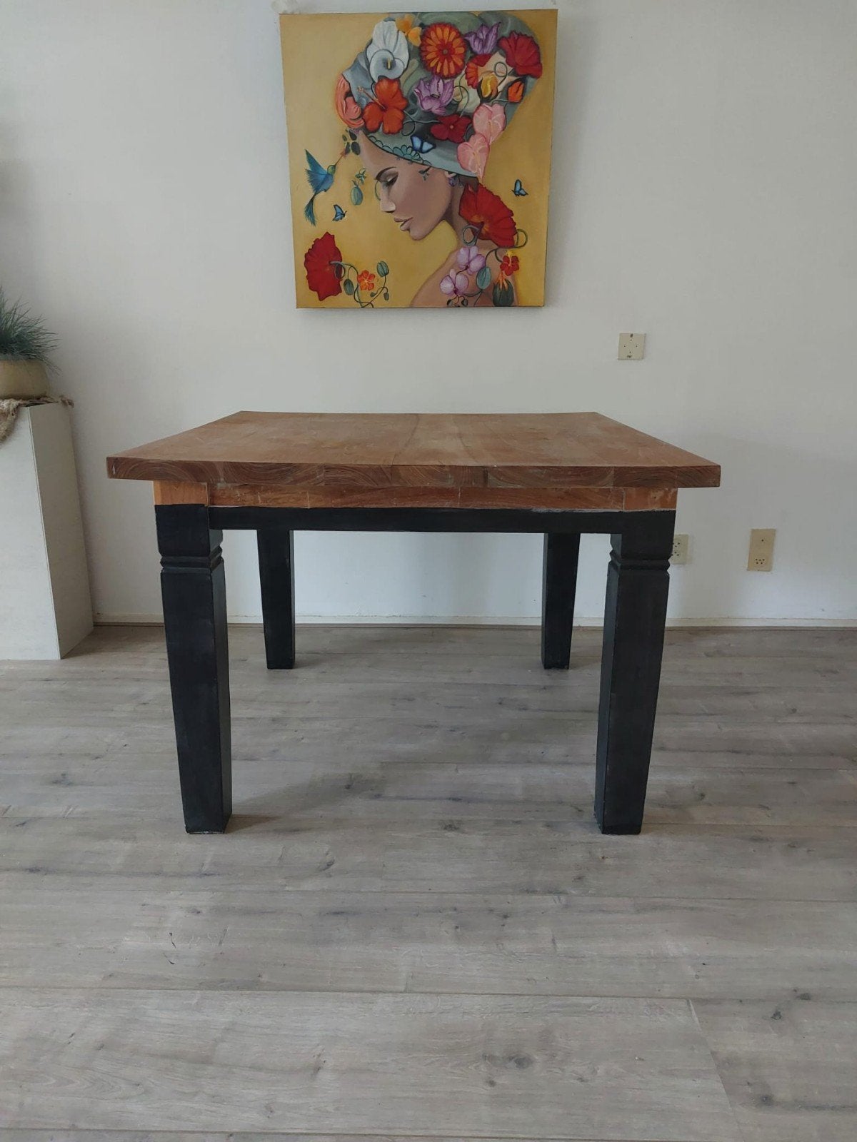 Degelijke vierkante tafel met twee fauteuils op wielen, Gebruikt, Vierkant, Tot twee personen, Ophalen of Verzenden