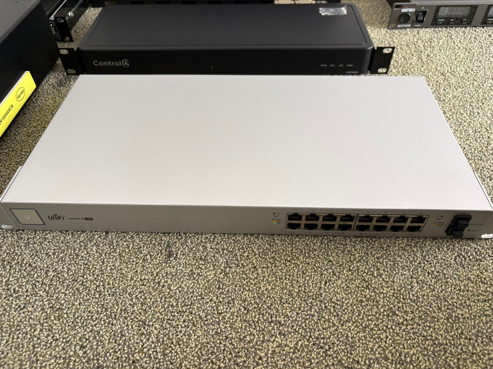 Ubiquiti Unifi switch 16 150 W, Computers en Software, Netwerk switches, Ophalen, Zo goed als nieuw