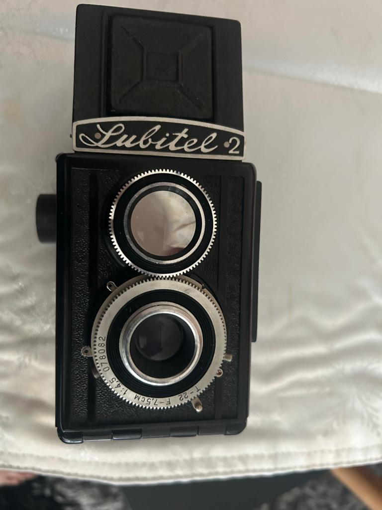 Vintage Lubitel 2 TLR camera met leren tasje, Ophalen of Verzenden, Zo goed als nieuw, Spiegelreflex, Overige Merken