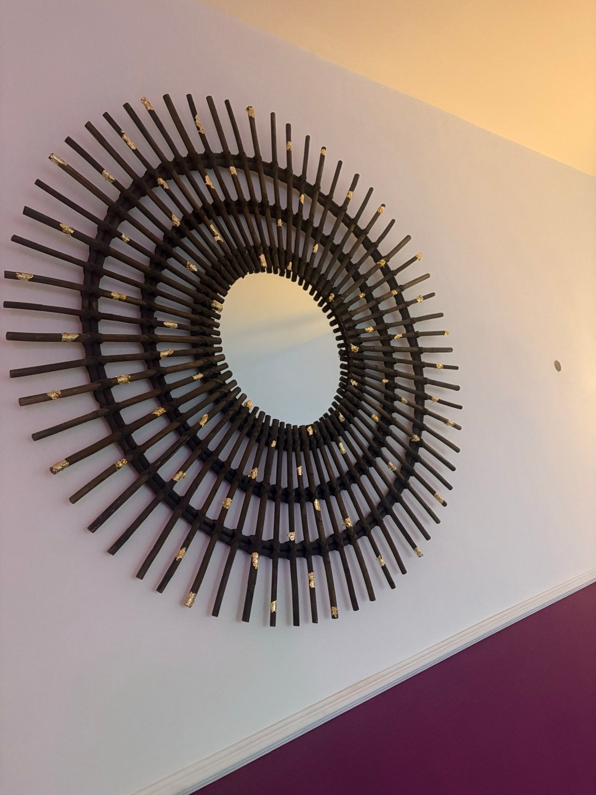 Decoratieve spiegel met bamboe frame en goudaccenten, Ophalen, Zo goed als nieuw, Rond, 75 tot 100 cm