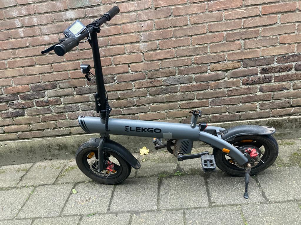 Elekgo EG01 elektrische fiets (defect) / onderdelen, Fietsen en Brommers, Elektrische fietsen, Ophalen, Gebruikt, Minder dan 30 km per accu