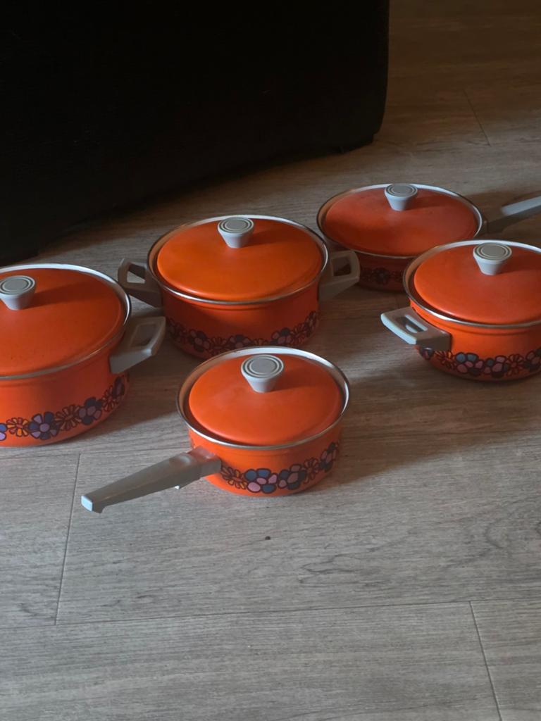 Vintage Brabantia Oranje Pannenset met Bloemmotief - 5-delig, Huis en Inrichting, Keuken | Potten en Pannen, Ophalen of Verzenden