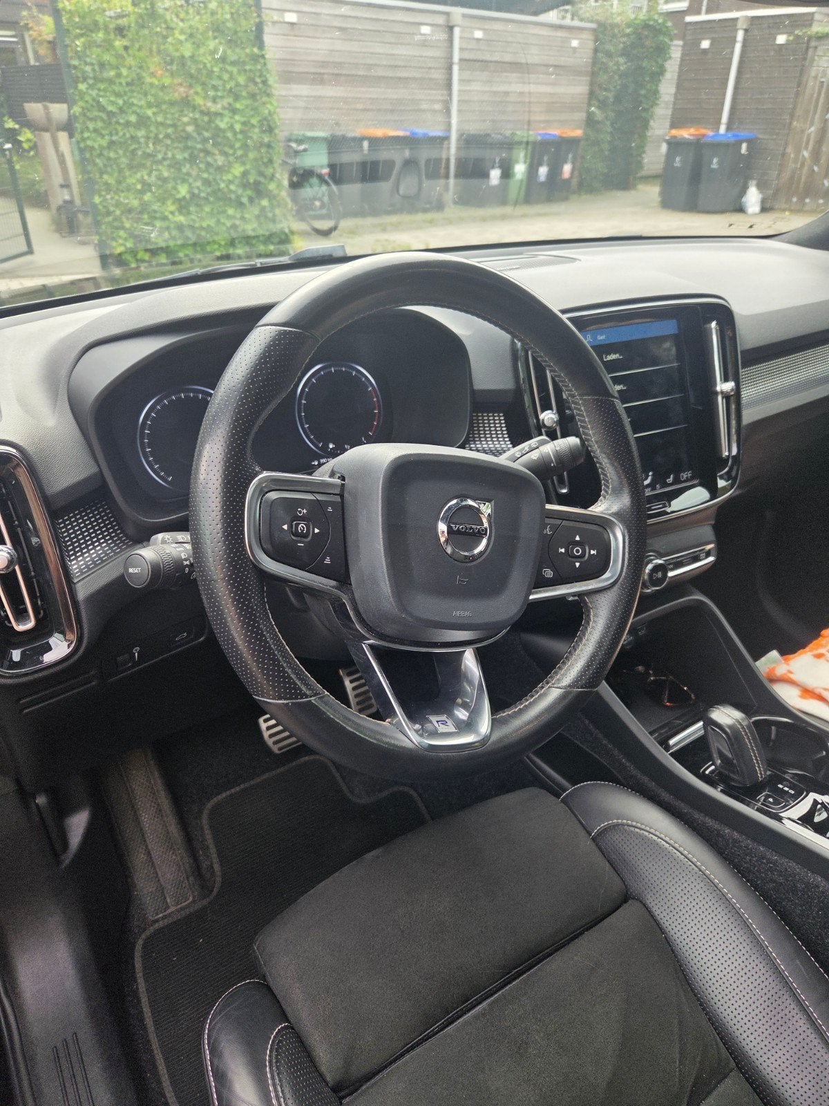 Foto 4 van Volvo XC40 T3 163pk Geartronic 2020 Zwart