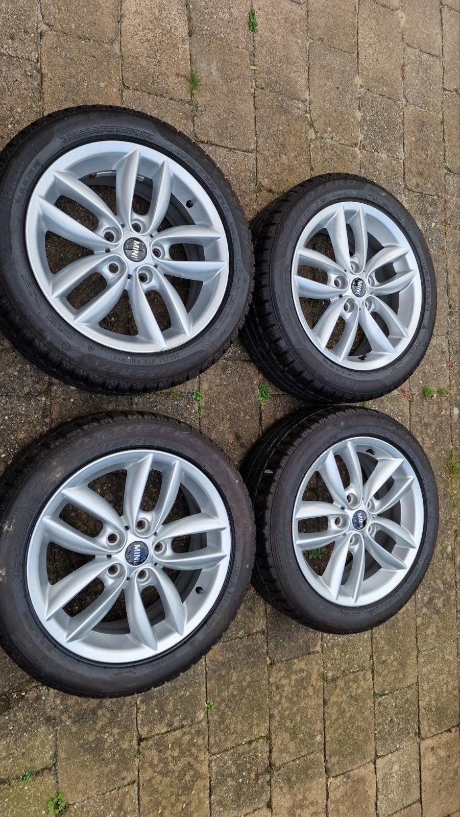 Mini Winterbanden met Velgen 205/55 R17 Runflat, Auto-onderdelen, Ophalen, Gebruikt, Banden en Velgen, 17 inch