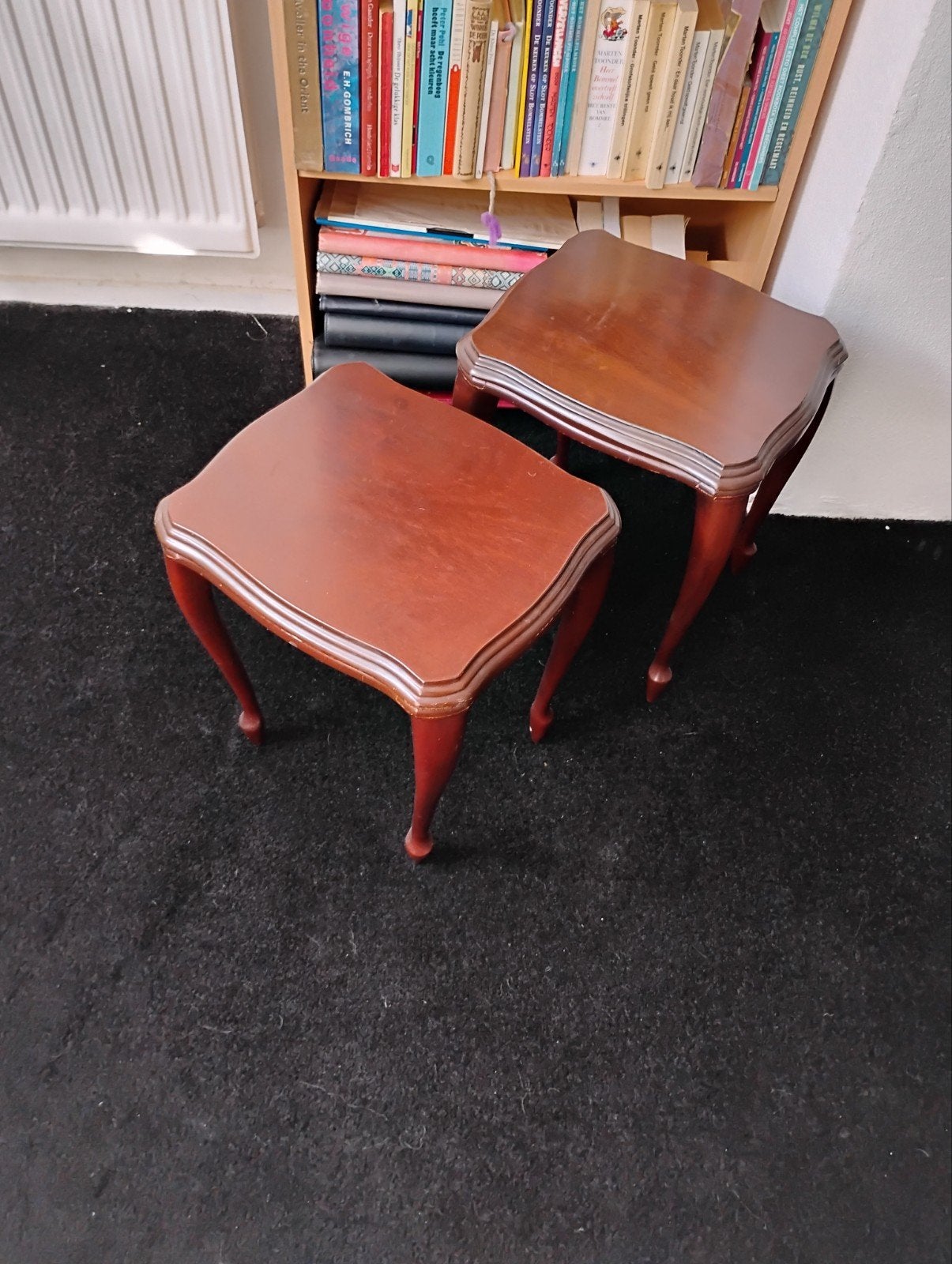 Twee bijzettafeltjes 60tiger jaren,goede conditie,bruin hout, Ophalen