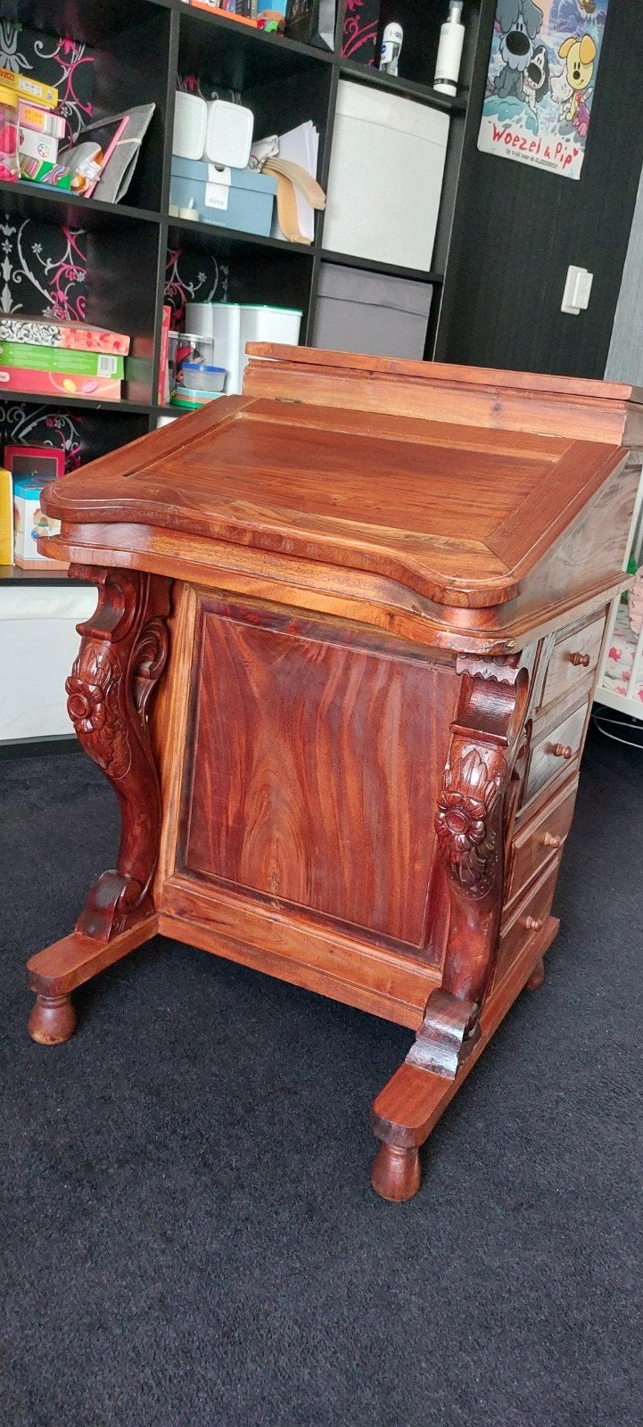 Davenport Bureau, Ophalen
