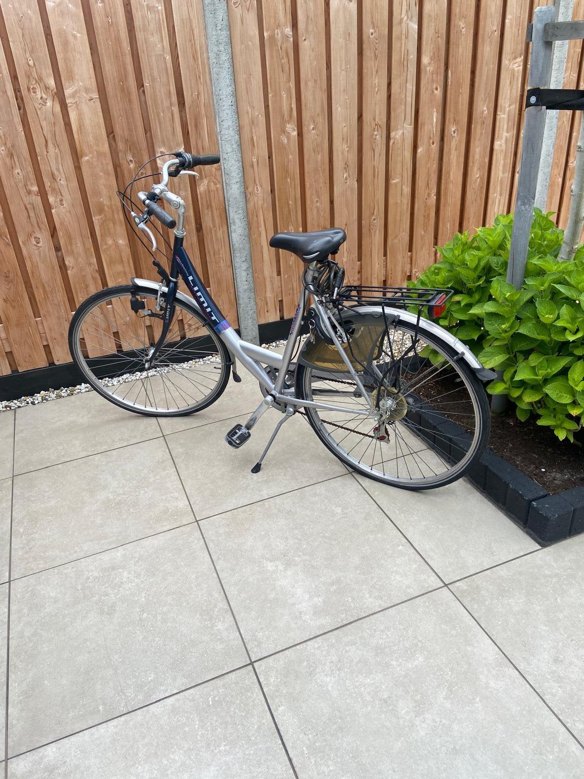 Te koop : Dames en Herenfiets, Ophalen, Gebruikt