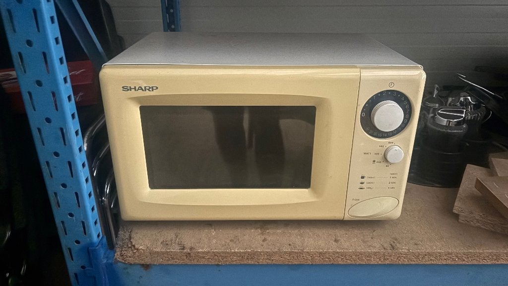 Sharp R 208, Gebruikt, Magnetron, Draaiplateau, Vrijstaand