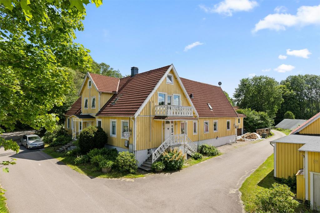 B&B /woonhuis te koop in Zweden, Örkelljunga, Dorp, 11 kamers, 350 m²