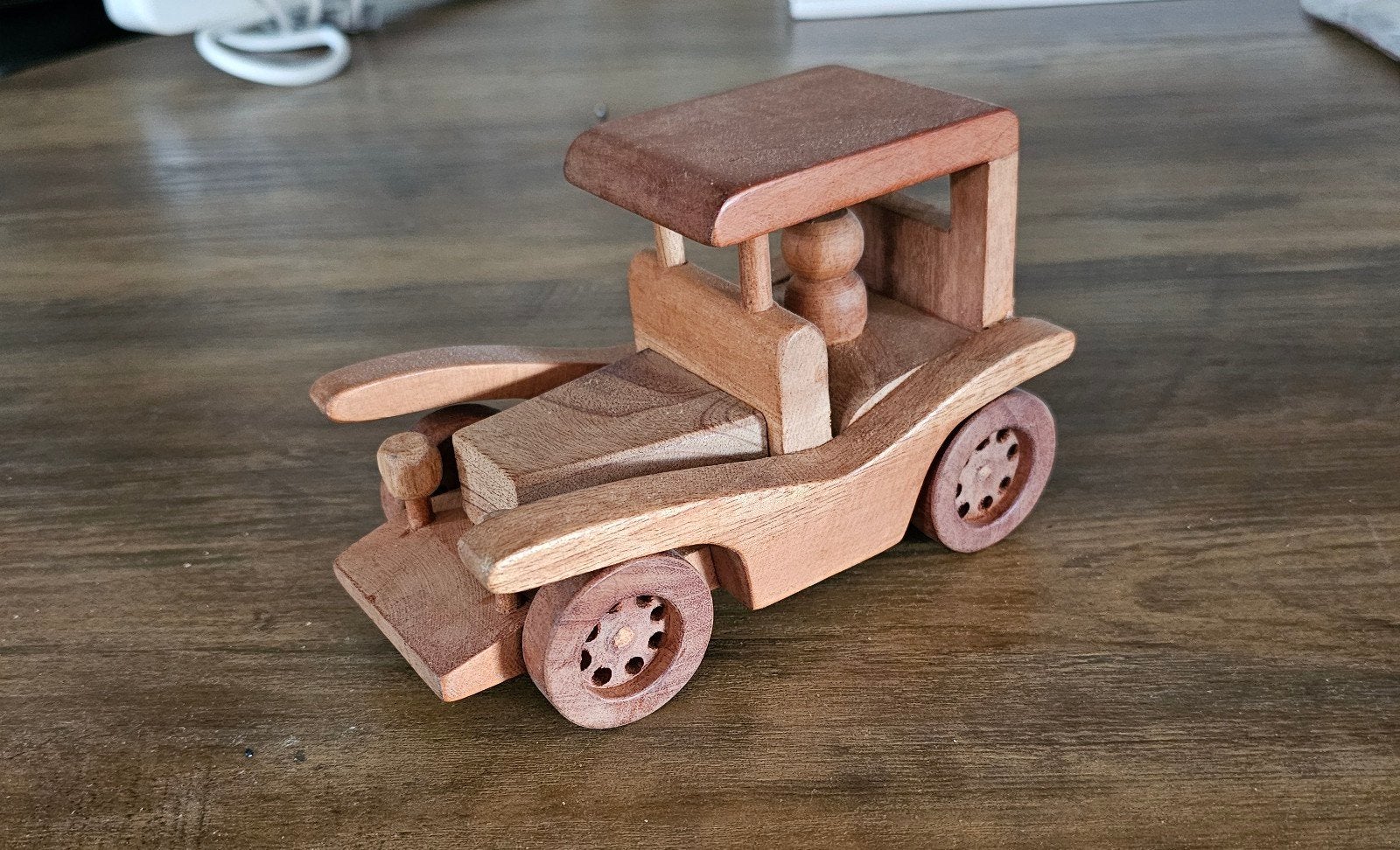 Handgemaakte Houten Retro Speelgoedauto uit Indonesië, Ophalen of Verzenden, Gebruikt, Overige typen