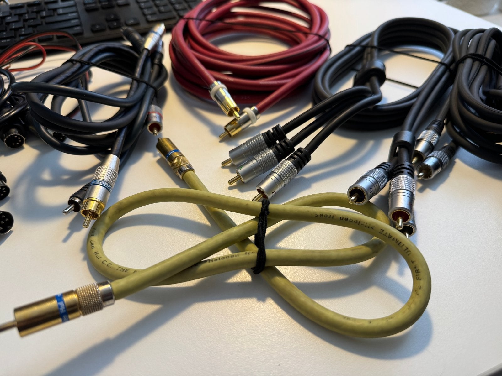 Lot high-end RCA / tulp kabels, Ophalen of Verzenden, Zo goed als nieuw, Minder dan 2 meter, Interlink-kabel