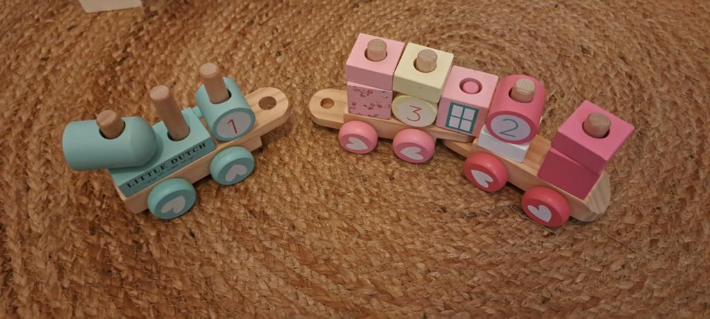 Little dutch houten trein, Kinderen en Baby's, Speelgoed | Houten speelgoed, Ophalen, Gebruikt, Duw- of Trekspeelgoed