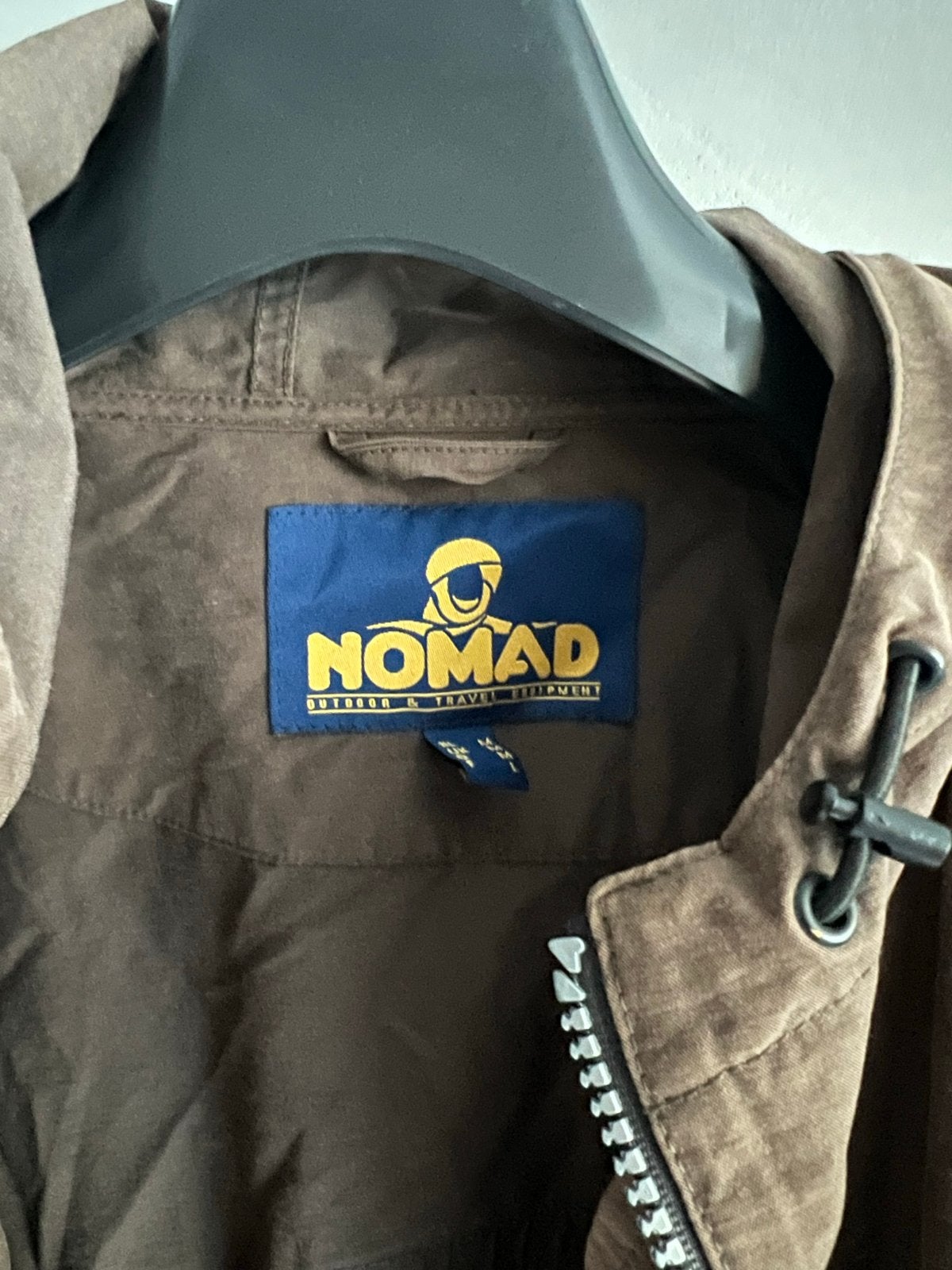 Nomad Outdoor & Travel Equipment Jas Maat M Bruin, Ophalen of Verzenden, Gedragen, Maat 52/54 (L), Bruin