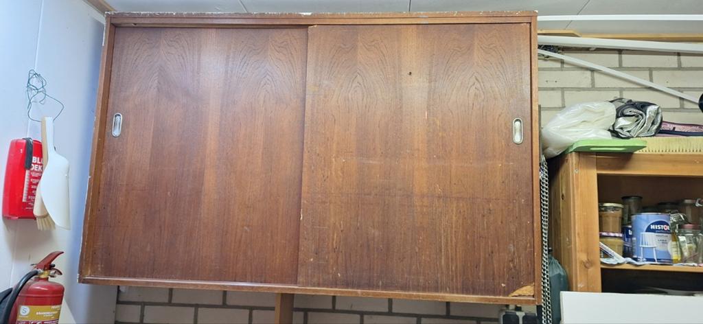 Schoolkast, met schuifdeuren., Ophalen, Gebruikt, 25 tot 50 cm