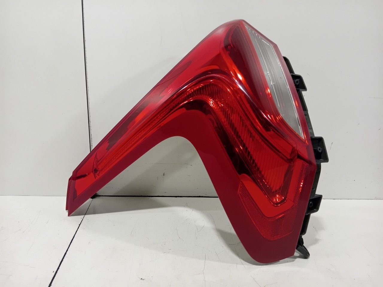 Achterlicht links buiten Volvo V40, Onderdelen@venauto.nl, Van der Ven Autorecycling B.V., Gebruikt, Ettenseweg 76, 4706 PB Roosendaal, The Netherlands