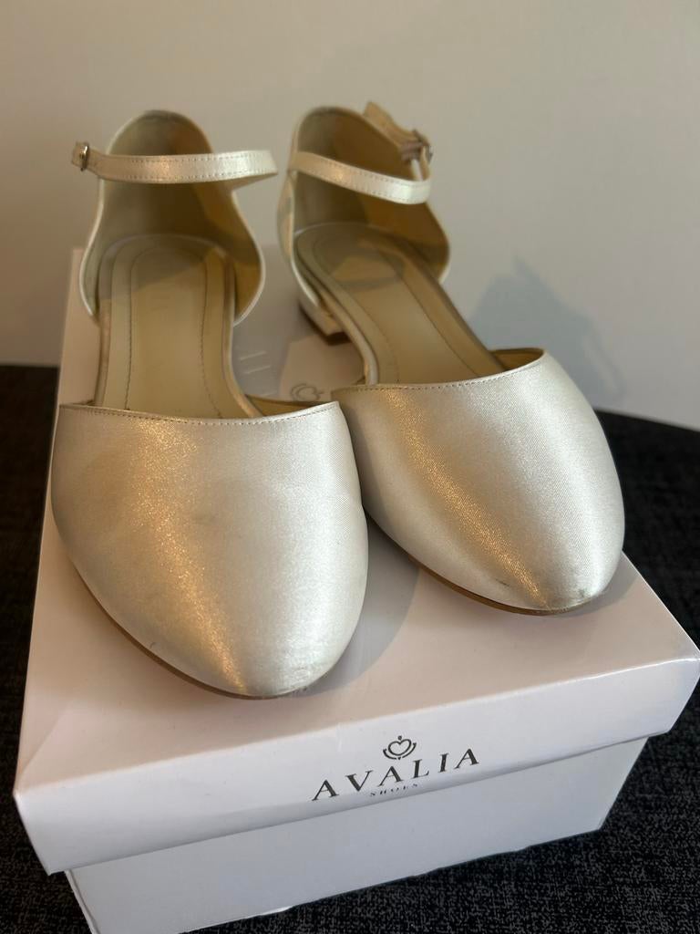 Avalia Sissi C Ivoor Satijn Bruidsschoenen Maat 39, Ophalen, Zo goed als nieuw, Wit, Schoenen