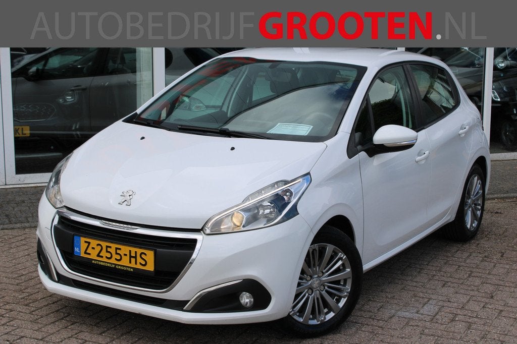 Peugeot 208 1.2 PureTech Allure//Navi//Ecc//5drs! (bj 2018), Auto's, 83 pk, Stof, 1199 cc, Wit
