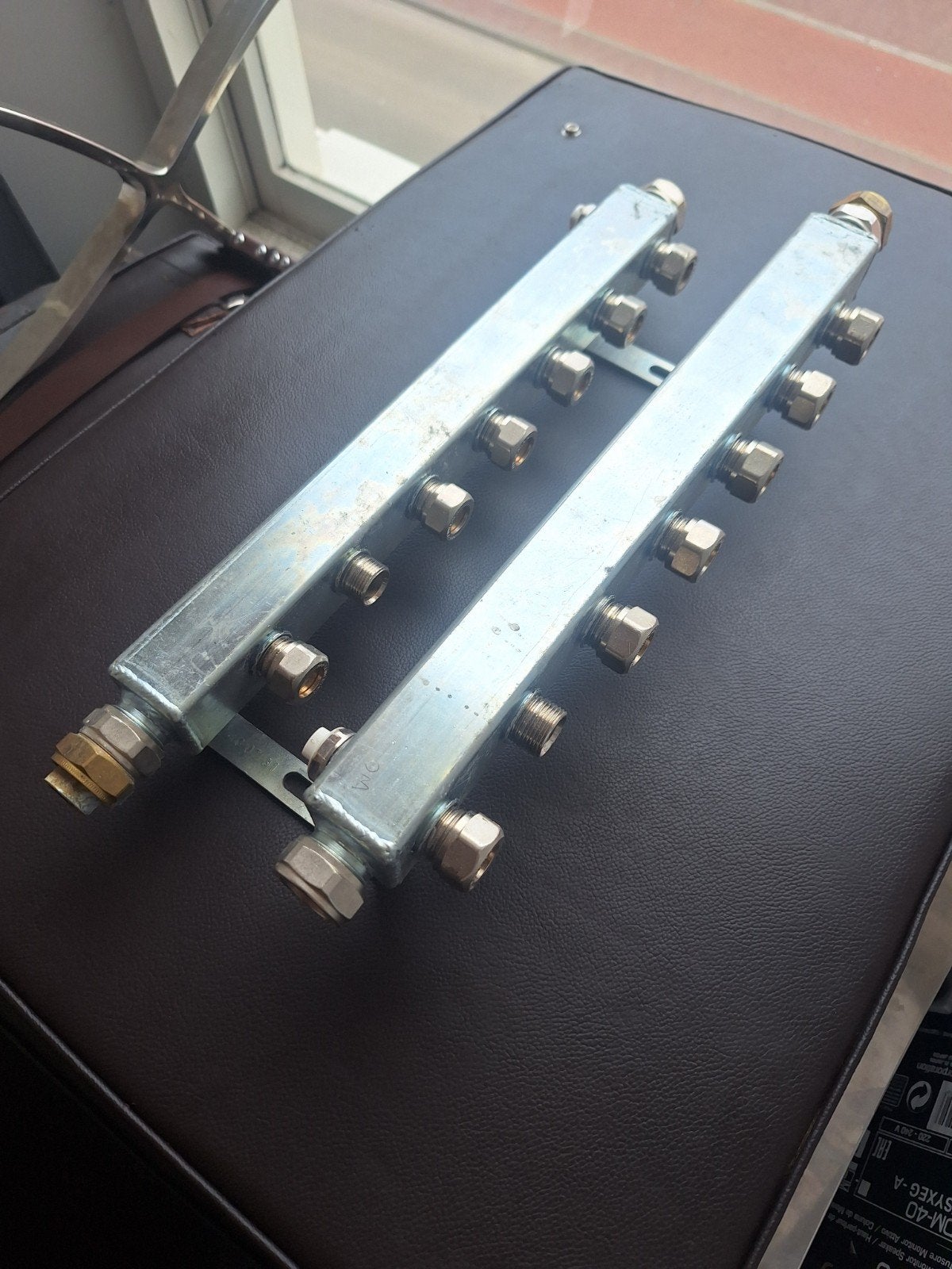 Massief metalen verdeelblok / manifold voor verwarming ed., Ophalen, Overige typen, Zo goed als nieuw, Rvs