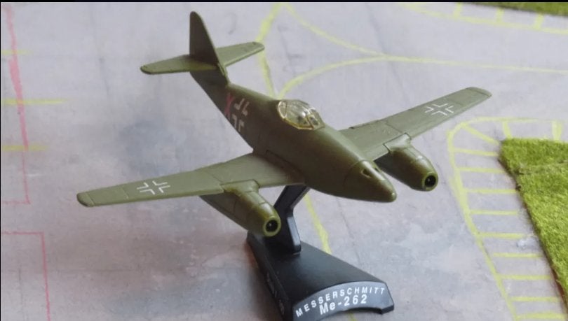 Messerschmitt Me-262, schaal 1:100 - vliegtuigmodel, Overige merken, 1:72 tot 1:144, Ophalen of Verzenden, Zo goed als nieuw