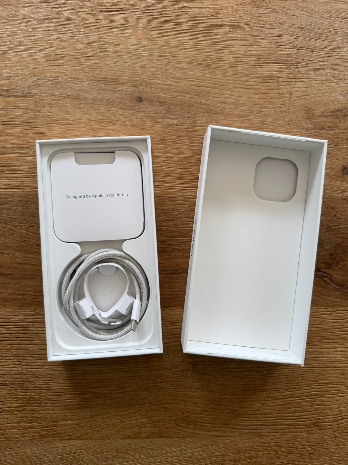 Foto 14 van Apple iPhone 15 128GB – Zwart – Zo goed als nieuw