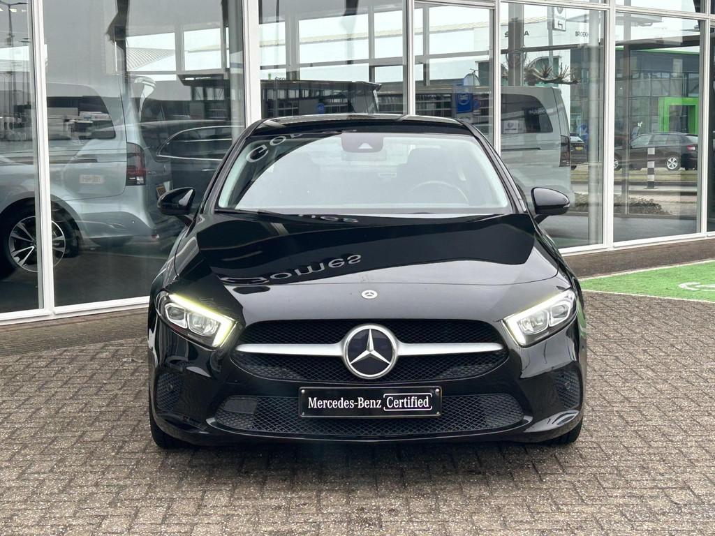 Mercedes-Benz A-klasse 180 | Widescreen | Trekhaak, 4 cilinders, Zwart, Origineel Nederlands, Bedrijf