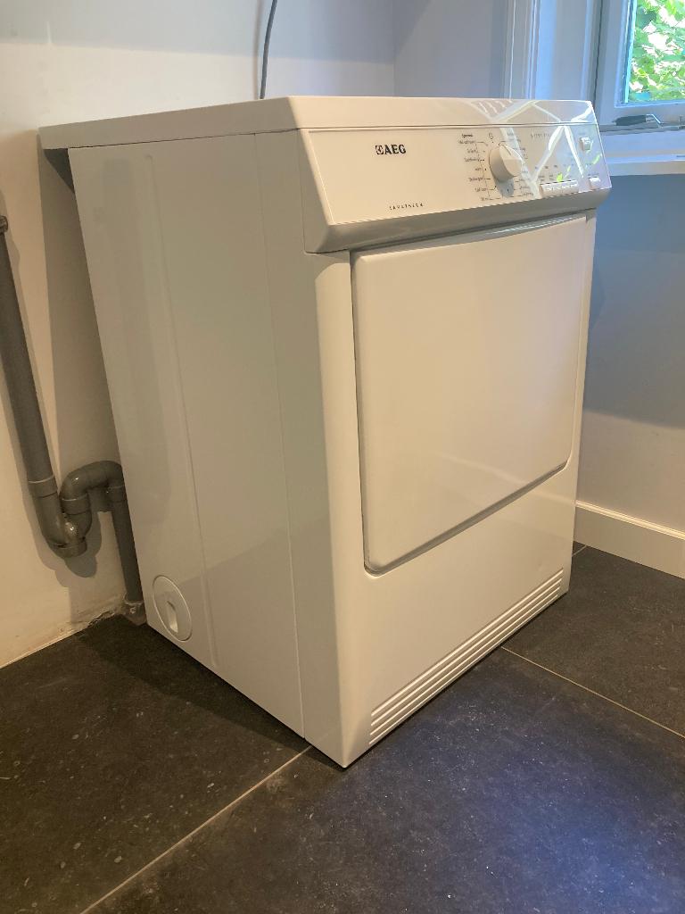 wasdroger AEG Lavatherm, T65170AV, Witgoed en Apparatuur, Wasdrogers, Gebruikt, Luchtafvoer, Voorlader, 6 tot 8 kg, 85 tot 90 cm