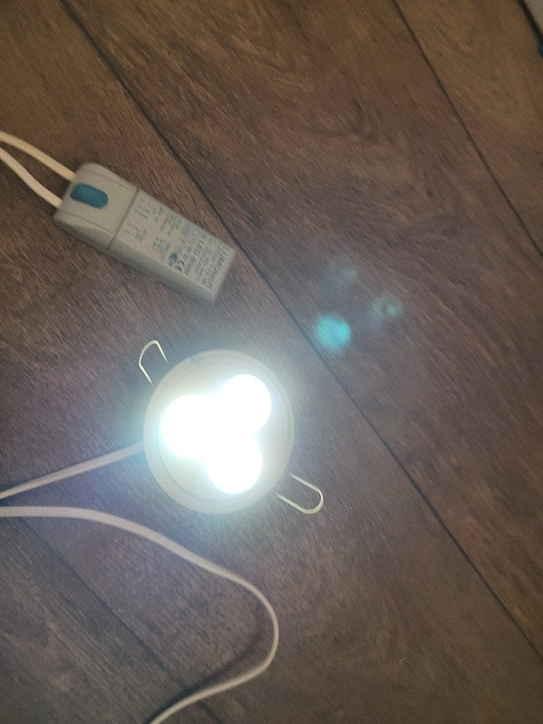 Wit spotje met stekker, ., Ophalen of Verzenden, Zo goed als nieuw, .