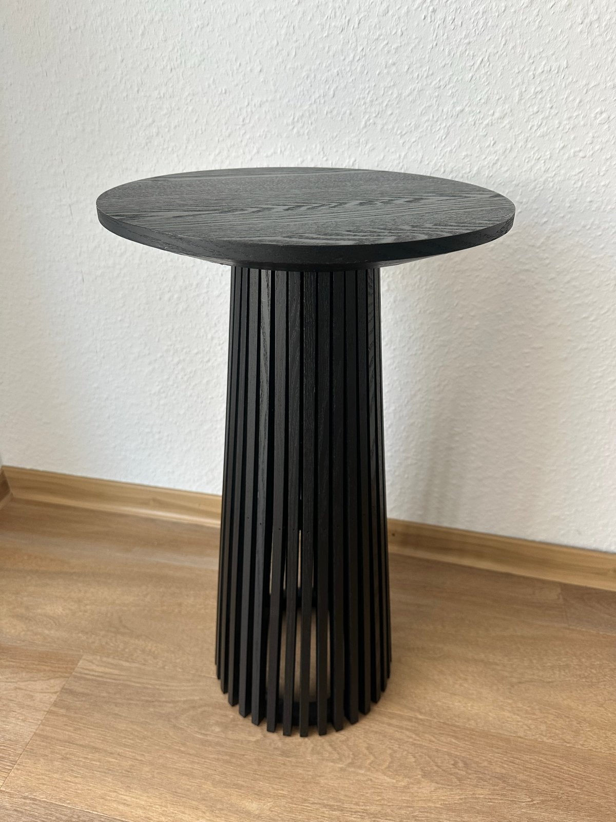 Zwarte bijzettafel kwantum Latera 35 x 60 cm, Ophalen, Minder dan 55 cm, Rond, Zo goed als nieuw