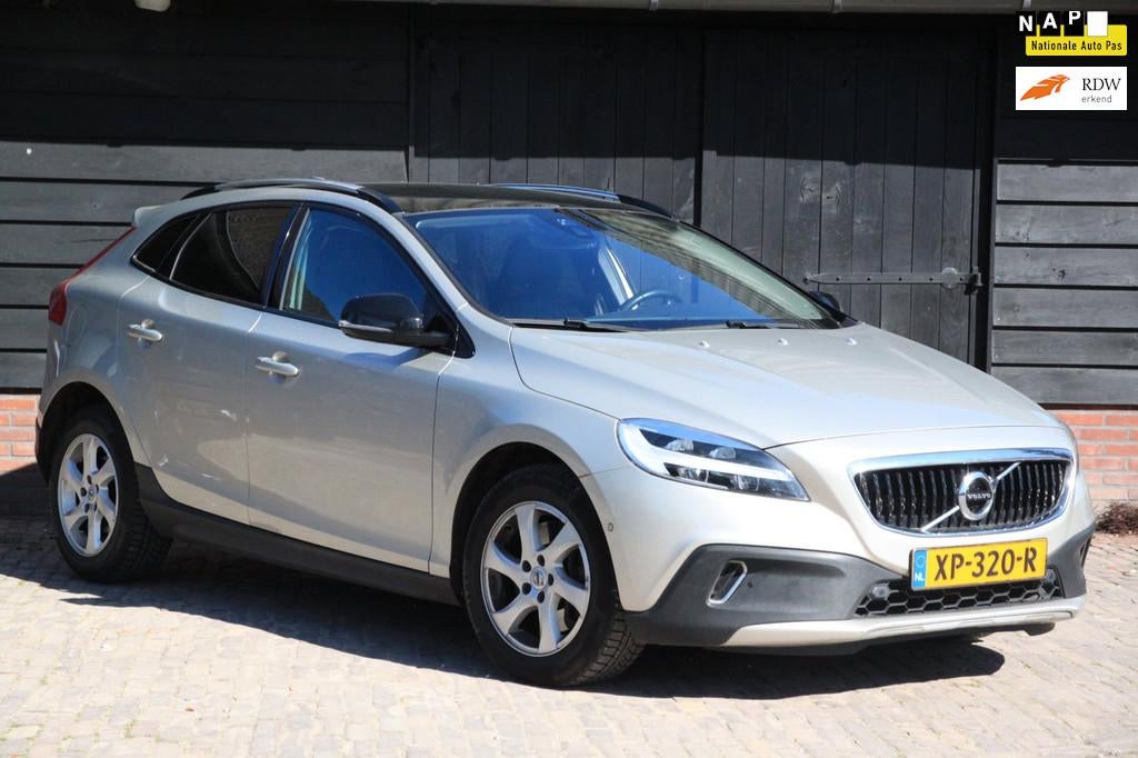 Volvo V40 Cross Country 1.5 T3 Polar+ Luxury Panorama/Camera, Auto's, Volvo, 4 cilinders, 152 pk, V40, Hatchback