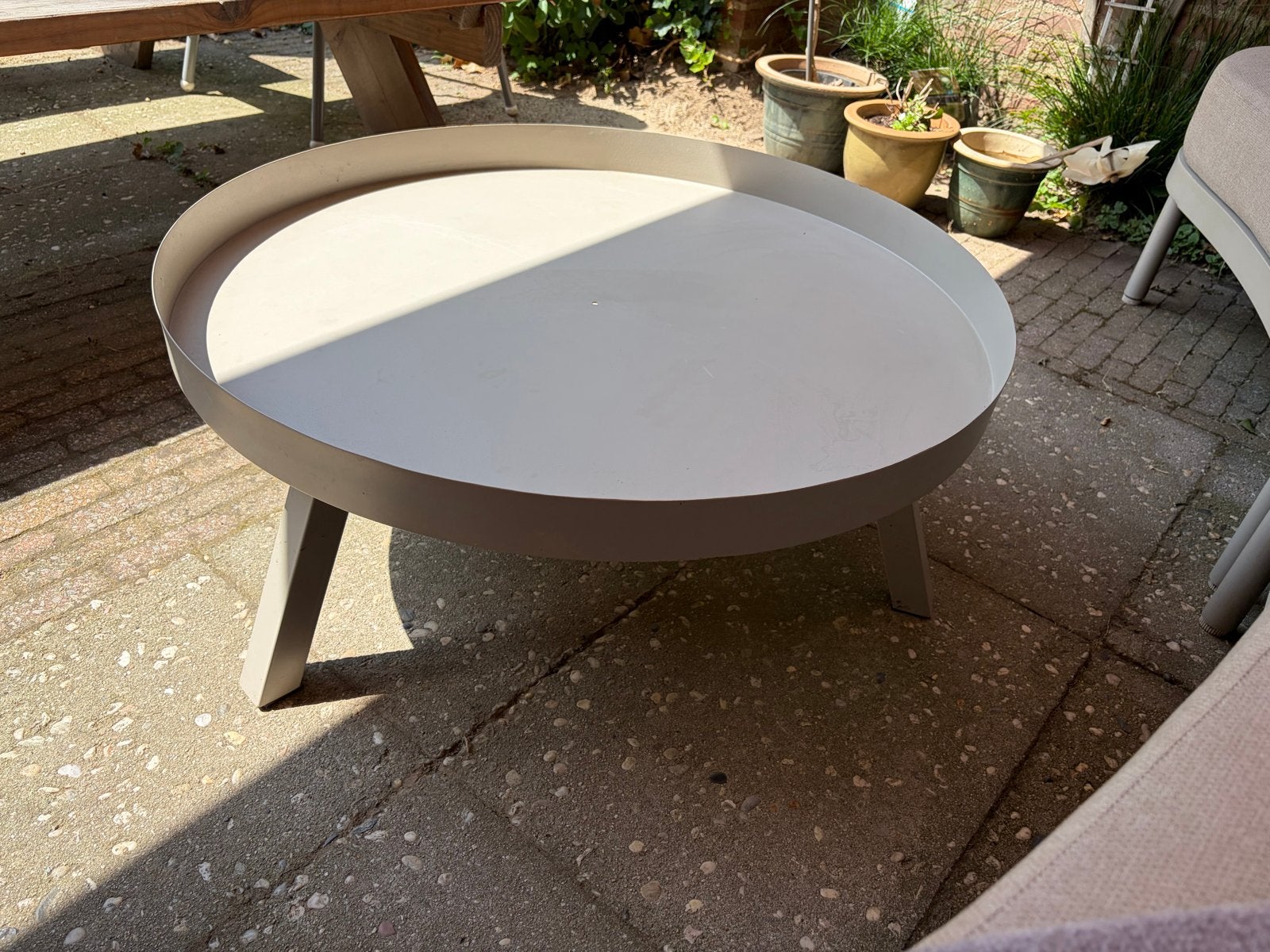 Karwei bijzettafel tuin, 80cm, metaal beige/grijs, Tuin en Terras, Tuintafels, Gebruikt, Metaal, Ophalen