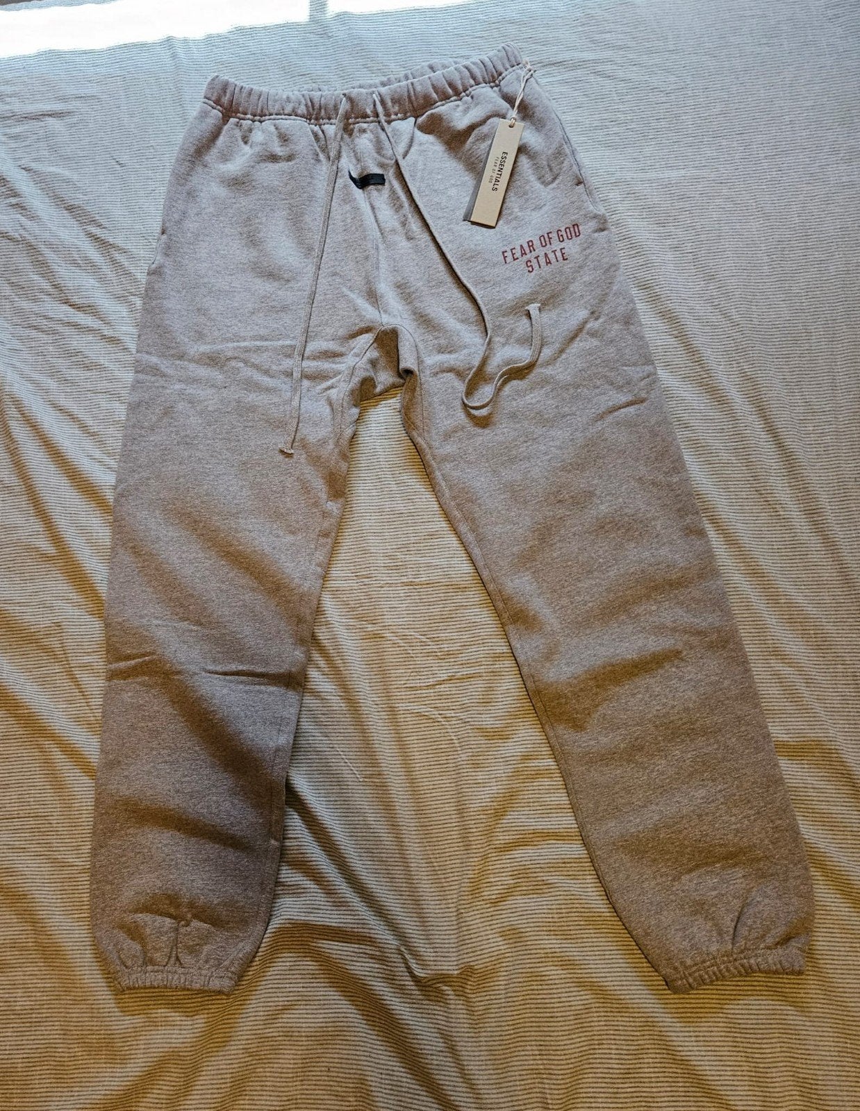 Grijze Fear of God Essentials joggingbroek - ongedragen, Ophalen of Verzenden, Nieuw, Grijs