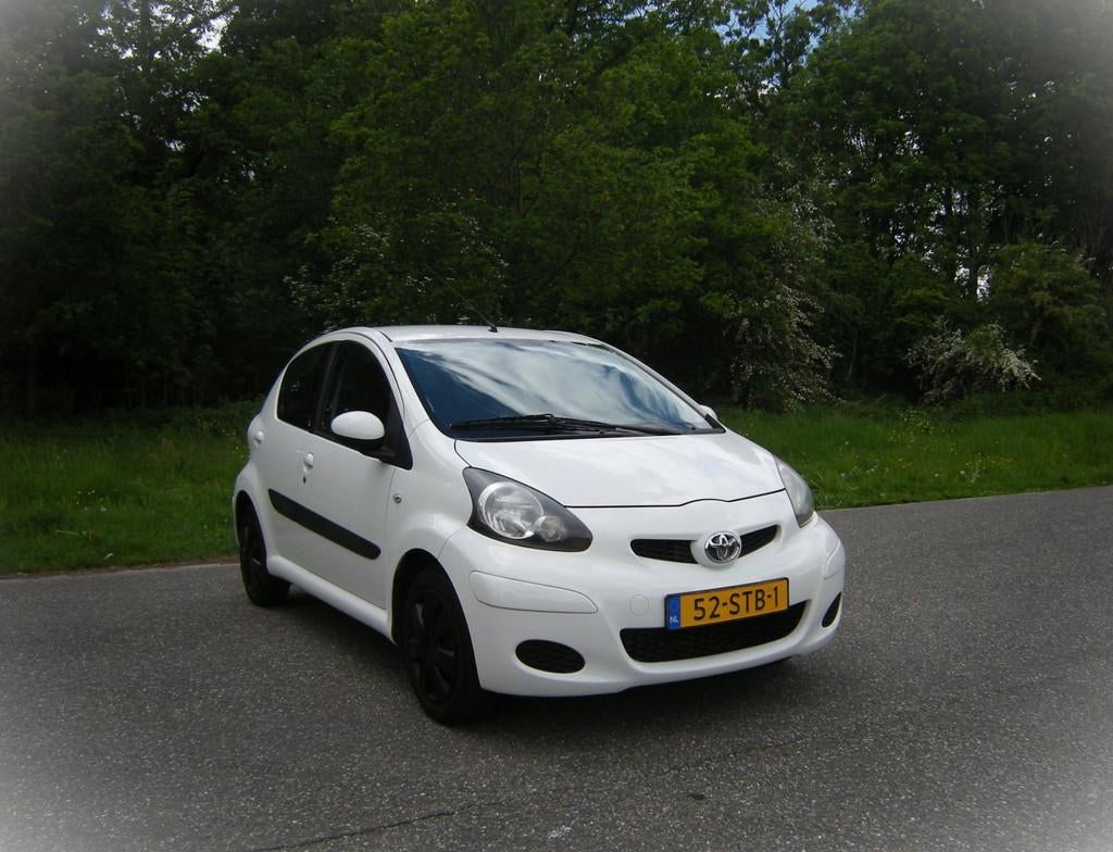 Toyota Aygo 1.0-12V Comfort . 5 Drs . Airco . Elec ramen Aud, Voorwielaandrijving, Euro 5, Stof, Gebruikt