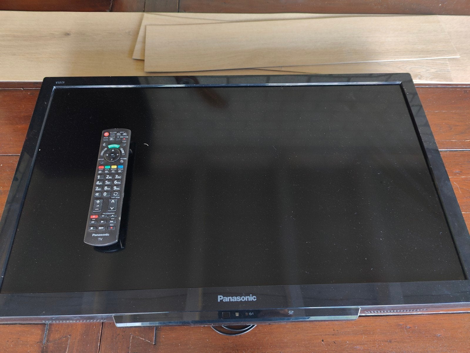 Panasonic TX-L32C4E LCD TV met afstandsbediening, Audio, Tv en Foto, Ophalen, Gebruikt, Panasonic, 60 tot 80 cm