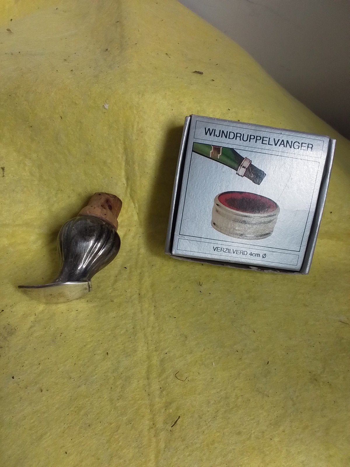 15698) mooie schenk tuit met druppelvanger, Ophalen of Verzenden