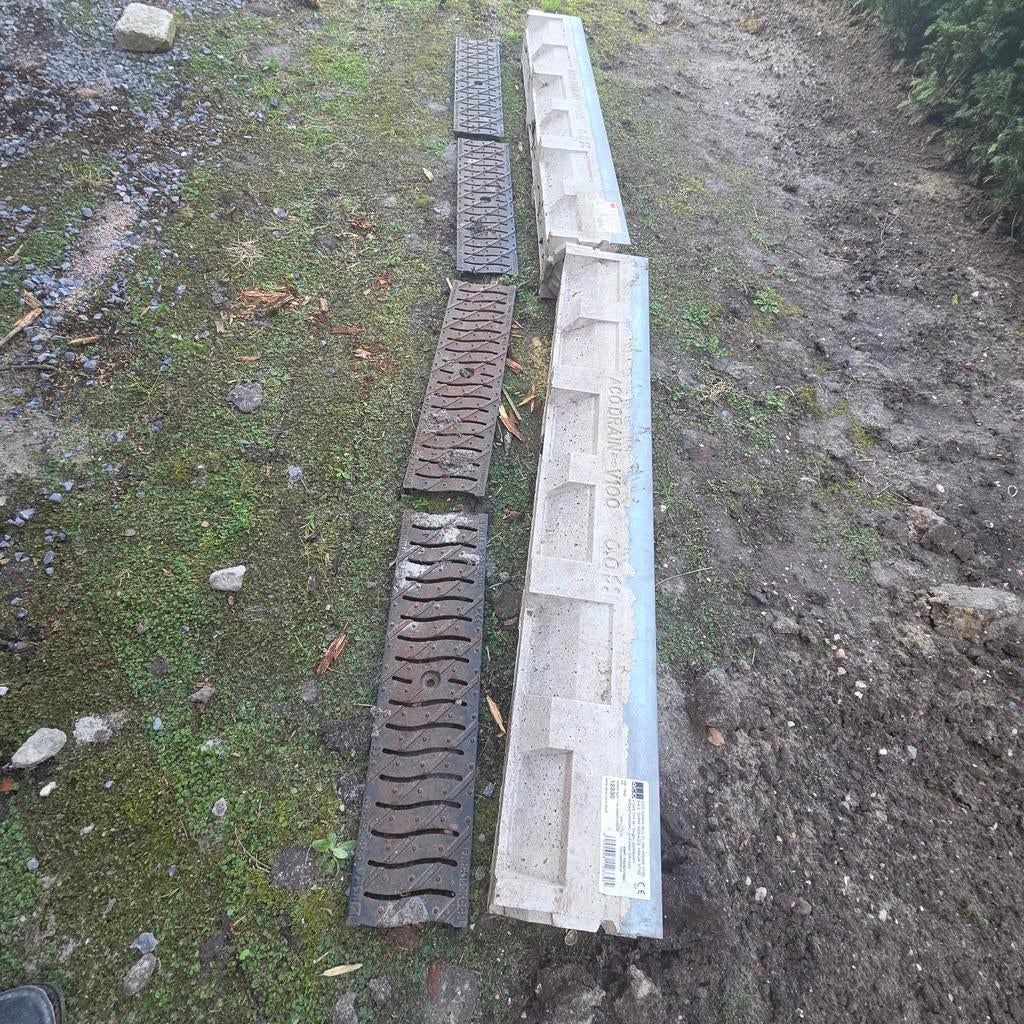 2m ACO V100 goot met roosters, Ophalen, Gebruikt, 2 tot 4 meter, 80 mm of meer