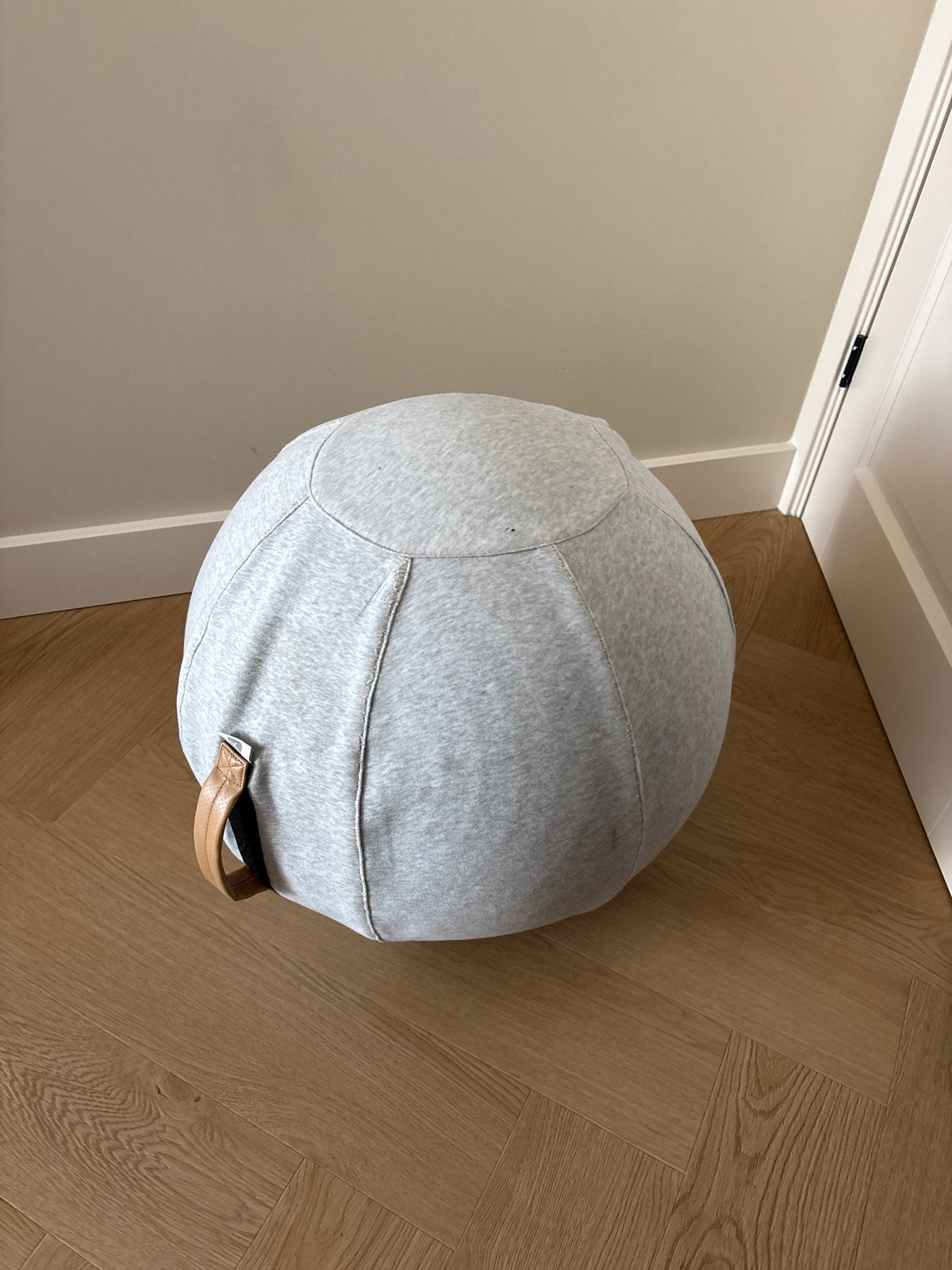 Yoga Ball with Comfy Gray Exterior, Sport en Fitness, Ophalen, Gebruikt, Overig