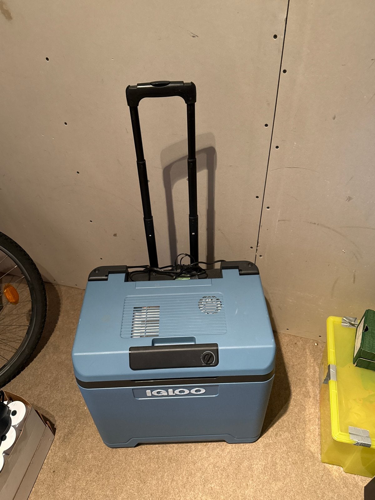 Igloo Elektrische Koelbox met Wielen - Perfect voor Reizen, Ophalen, Zo goed als nieuw, Koelbox, Elektrisch