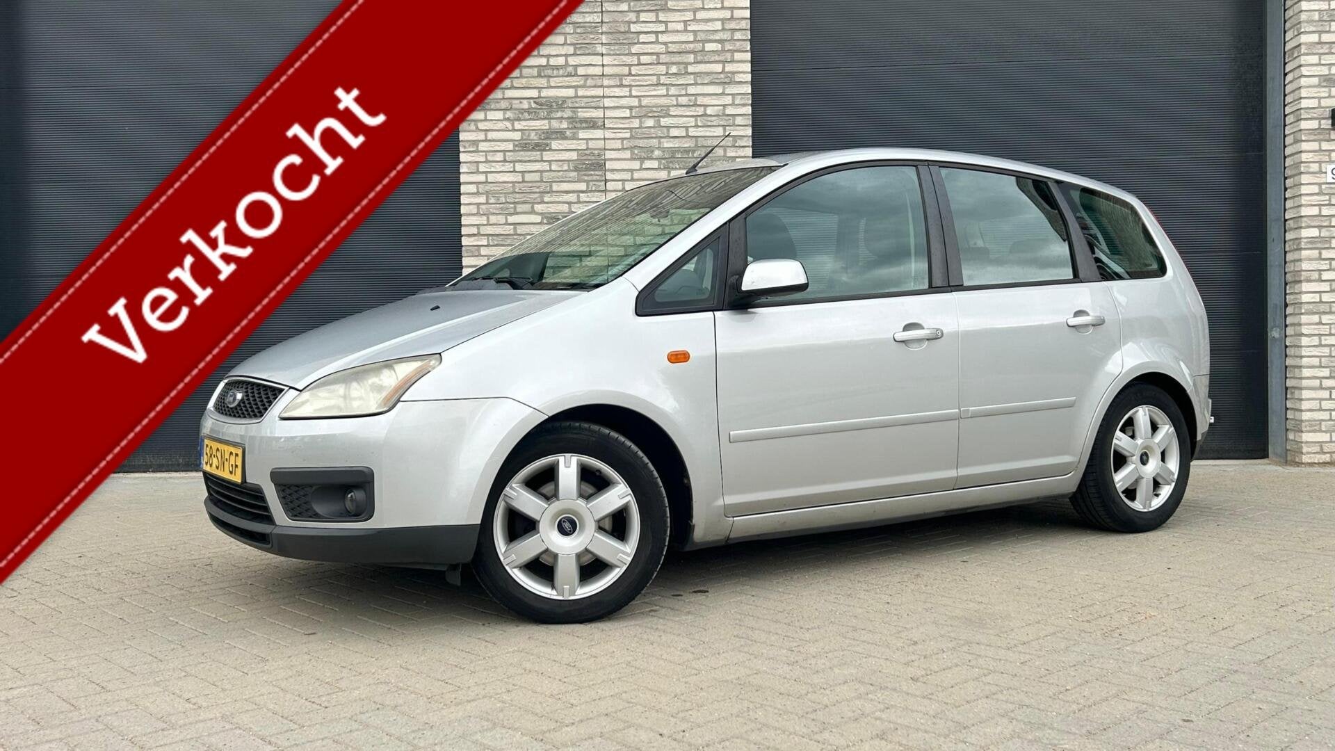 Ford Focus C-Max 1.8/Airco/CruiseContr/125PK/Trekhaak/Nw Apk, Auto's, Voorwielaandrijving, Gebruikt, 4 cilinders, Bluetooth