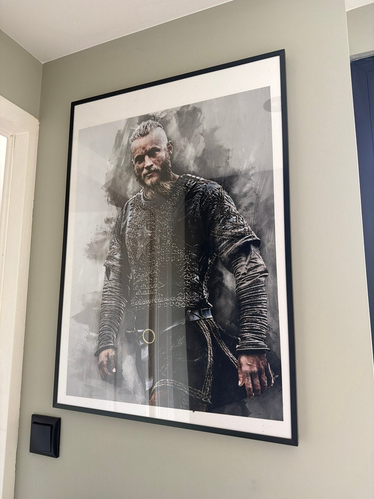 Ragnar Lothbrok Poster met Zwarte Lijst - 70x50 cm, Ophalen, Nieuw, Foto of Poster