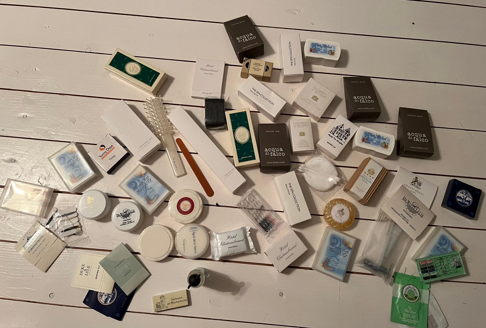 Grote verzameling hotelzeepjes, douchegel, shampoo etc, Ophalen of Verzenden, Nieuw, Bad & Douche