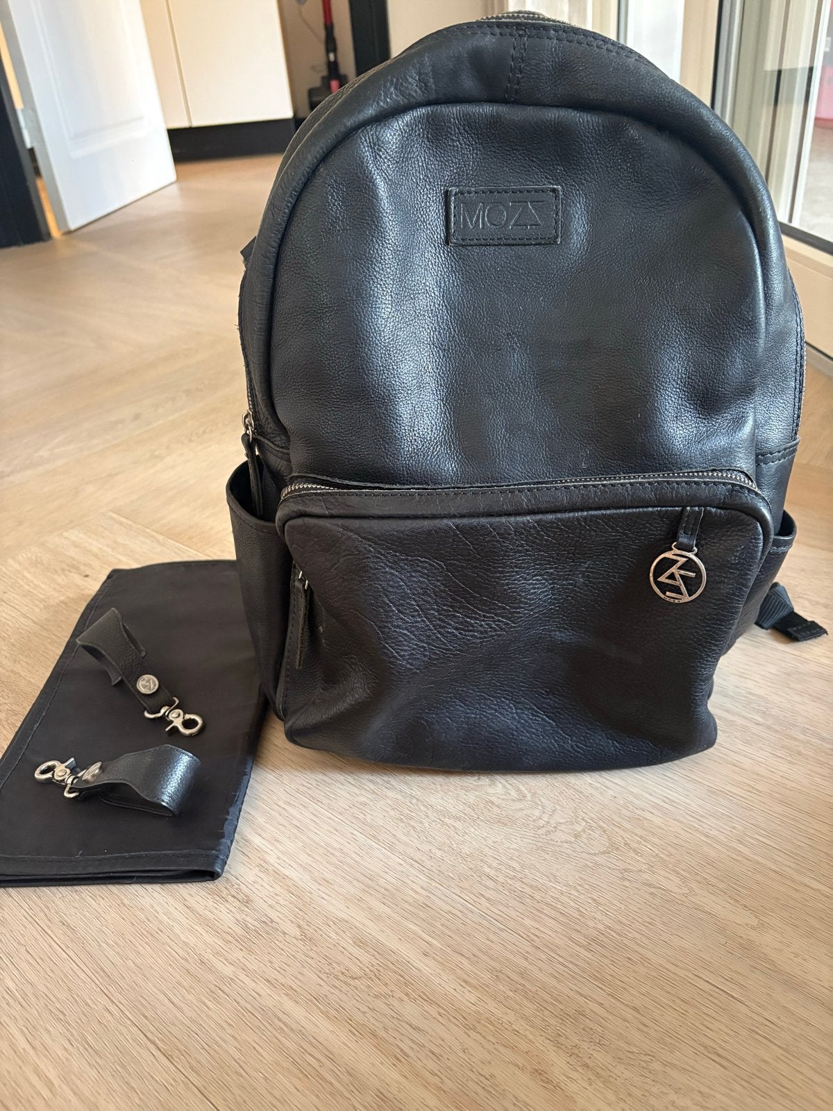 Mozz Leren Luiertas Rugzak met Stroller Straps, Gebruikt, Mozz, Zwart, Ophalen of Verzenden