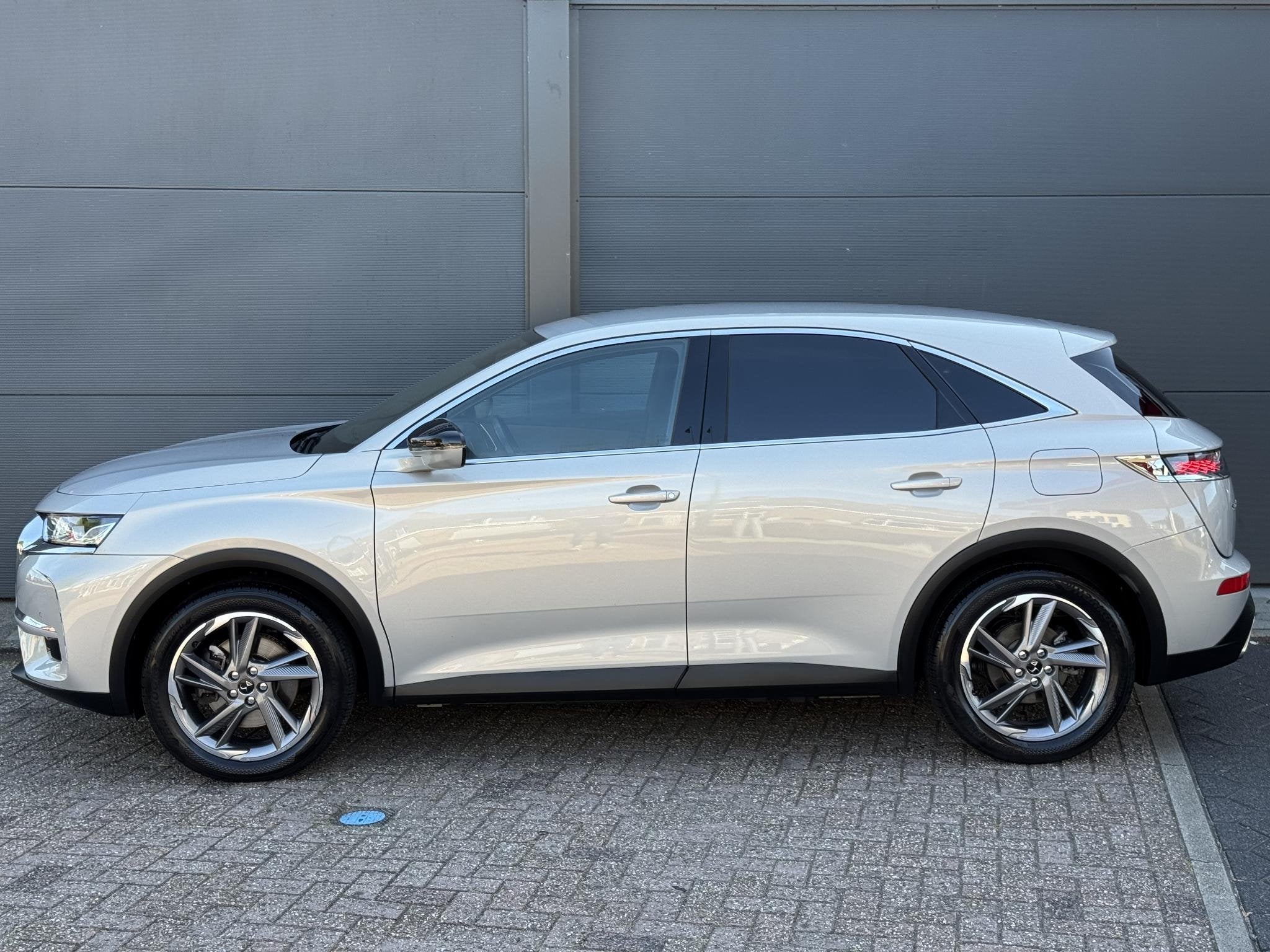 DS 7 Crossback E-Tense 225 / Geen Import / 100% Onderhoud, Auto's, DS, Stof, Euro 6, 4 cilinders, Hybride Elektrisch/Benzine