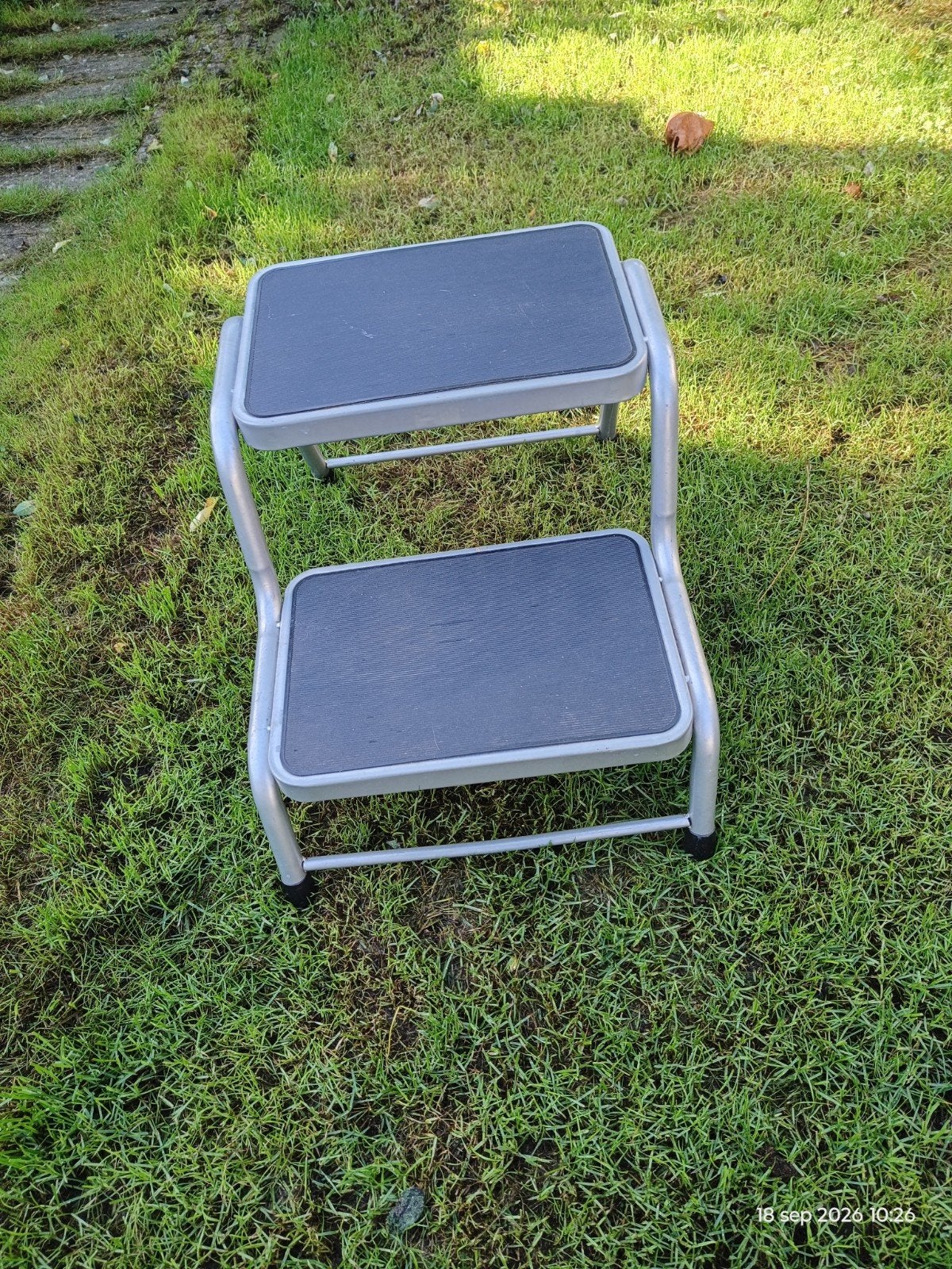 Handige 2-tredige opstap/trapje camping, Ophalen, Gebruikt, Campingmeubel-accessoire