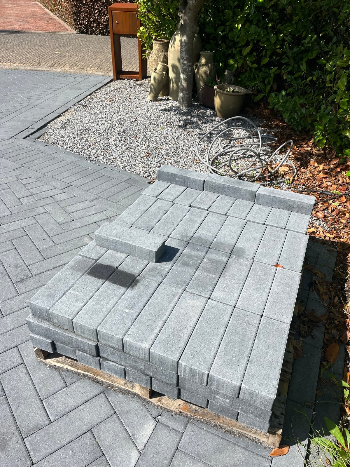 Nieuwe betonnen klinkers voor terras of oprit, Klinkers, Nieuw, Beton, 5 tot 10 m²