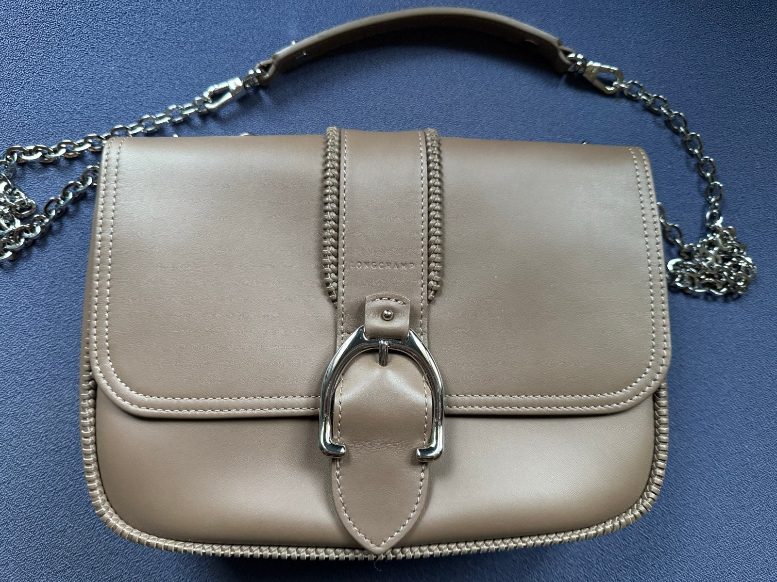 Longchamp Amazone Schoudertasje Beige - Zo goed als nieuw, Ophalen of Verzenden, Zo goed als nieuw, Beige, Schoudertasje