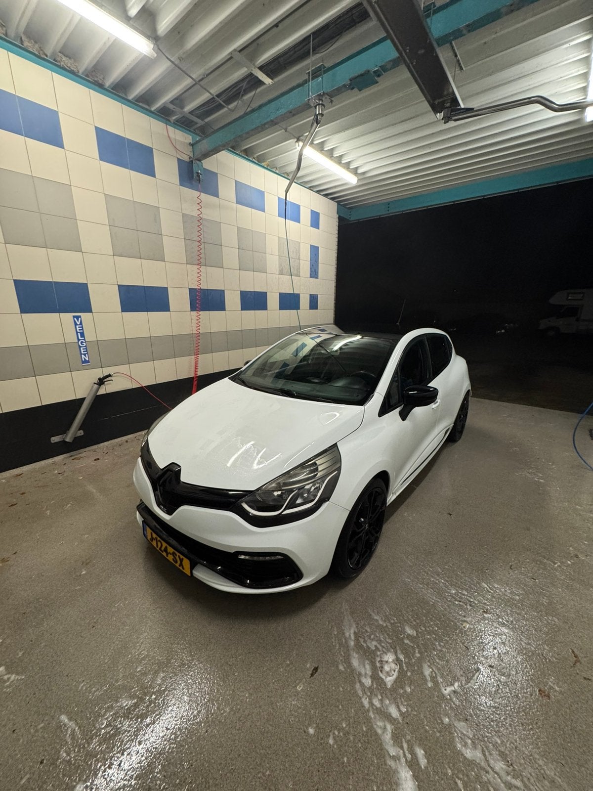 Renault Clio 1.6 RS Turbo 147KW 5-DRS AUT 2014 Wit, Auto's, Bluetooth, 1618 cc, Zwart, 4 cilinders